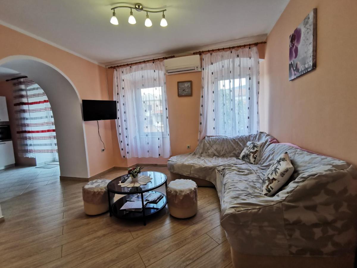 Apartman Pod Nehajem Apartment Senj  Exterior photo